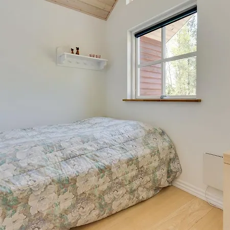 Three-bedroom Holiday In * Hals