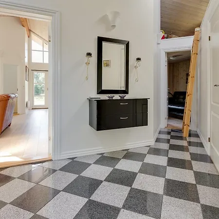 펜션 Three-bedroom Holiday In *